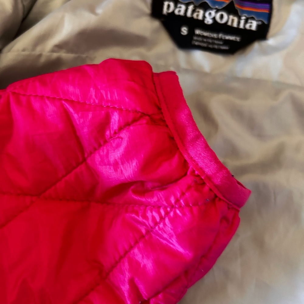Patagonia Quilted Lightweight Packable Jacket - Picture 4 of 10